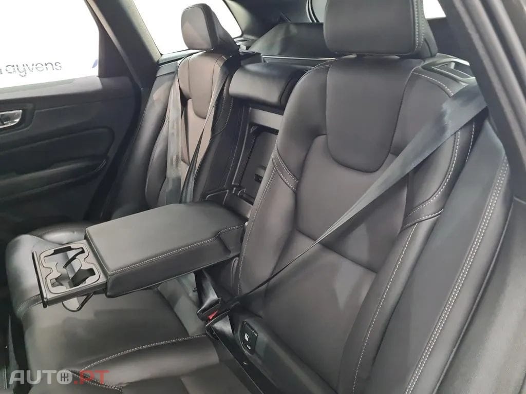 Volvo XC60 2.0 T6 PHEV R-Design AWD