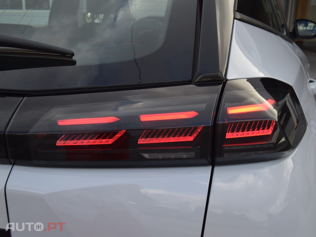 Peugeot E-2008 54 kWh Active EAT8