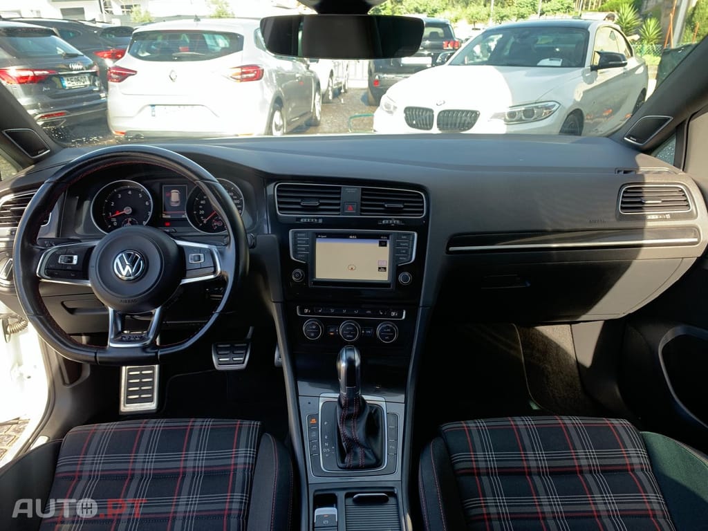 Volkswagen Golf 2.0 TSi GTi DSG Performance