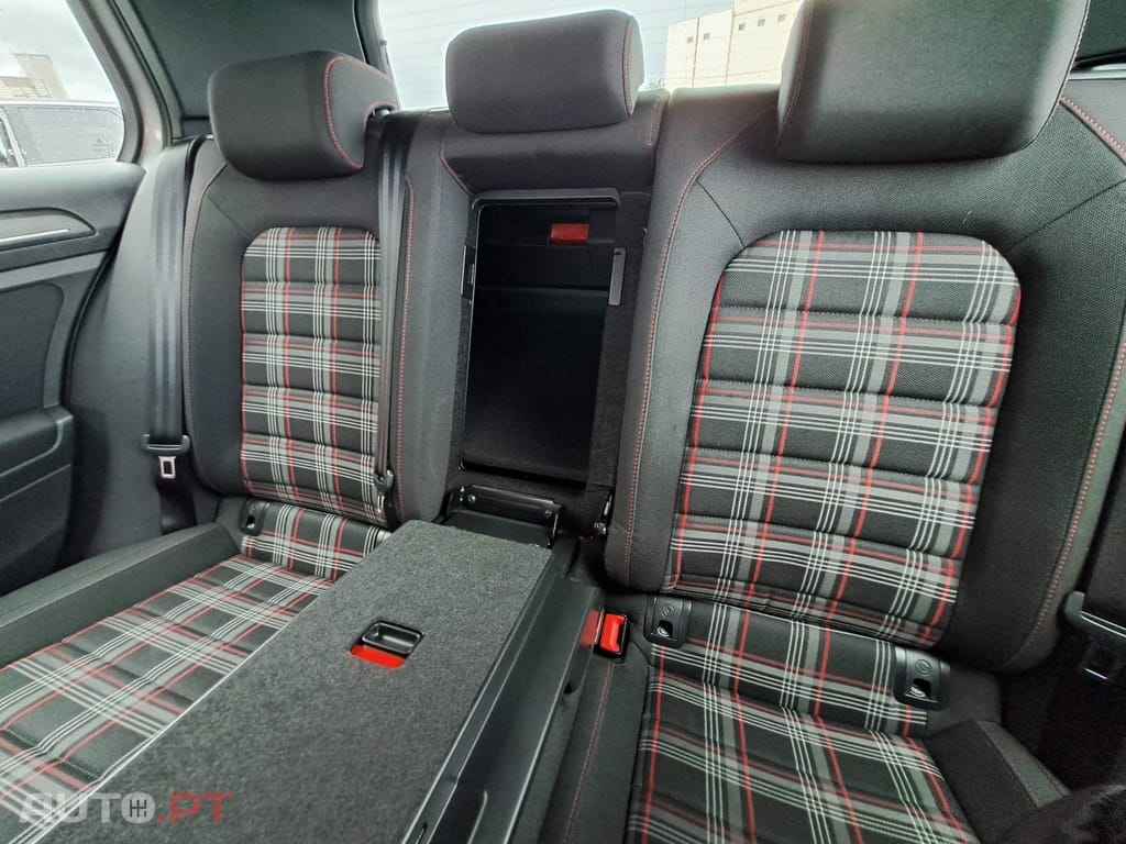 Volkswagen Golf 2.0 TSI GTI DSG Performance