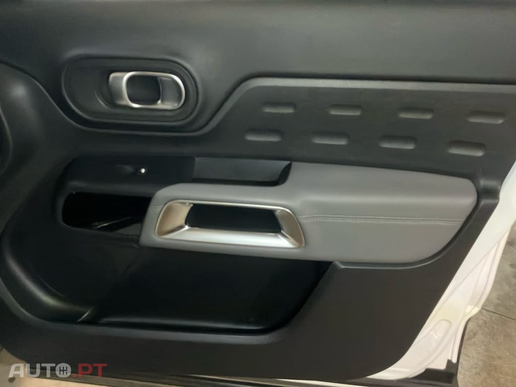 Citroen C5 Aircross 1.6 Hybrid Shine e-EAT8