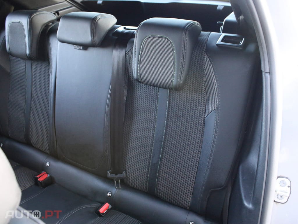 Peugeot 208 1.2 PureTech GT EAT8
