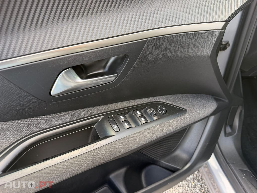 Peugeot 3008 1.5 BlueHDi Active