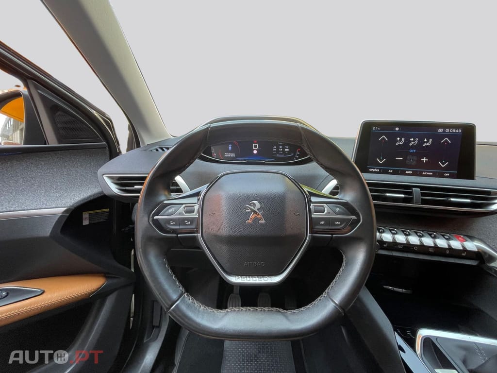 Peugeot 3008 1.2 ALLURE