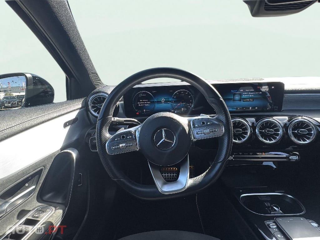 Mercedes-Benz A 250 e AMG Line