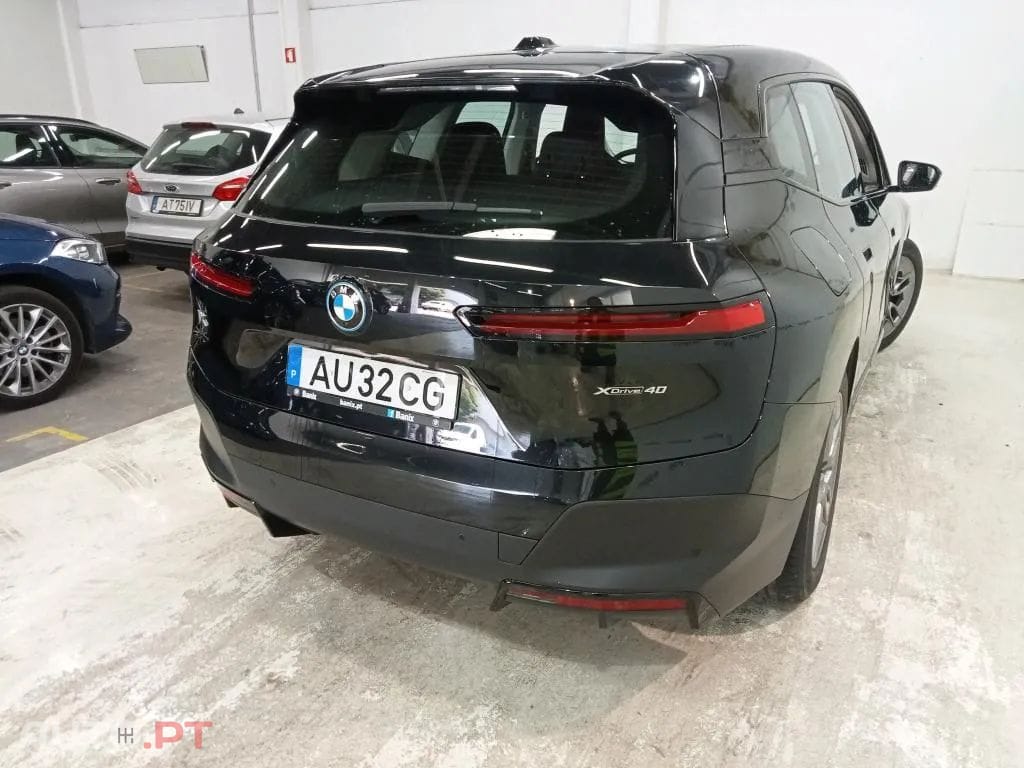 BMW iX xDrive 40
