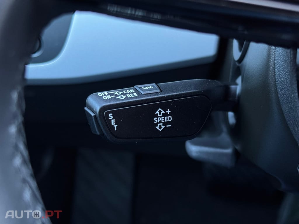 Audi A4 Avant 30 TDI Advanced S tronic