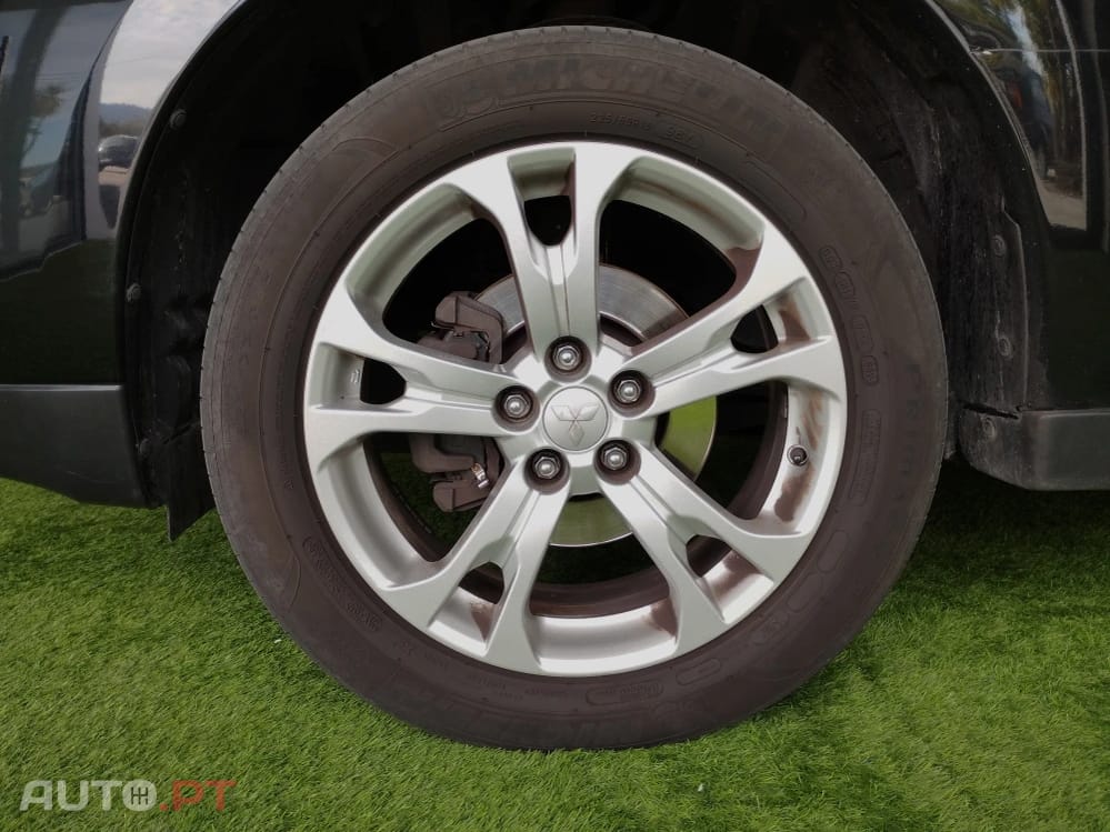 Mitsubishi Outlander 2.2 DI-D Instyle Navi