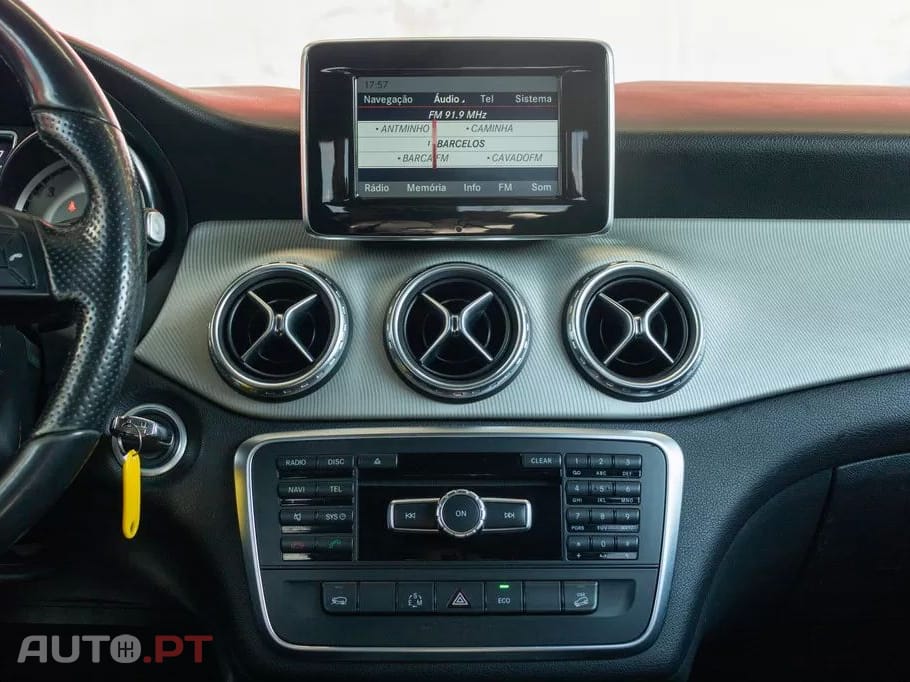 Mercedes-Benz GLA 220 CDI 4Matic 7G-DCT Style