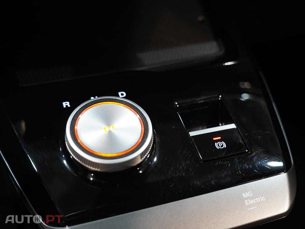 MG MG4 64 kWh Luxury