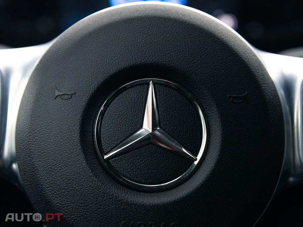 Mercedes-Benz A 250 e AMG Line