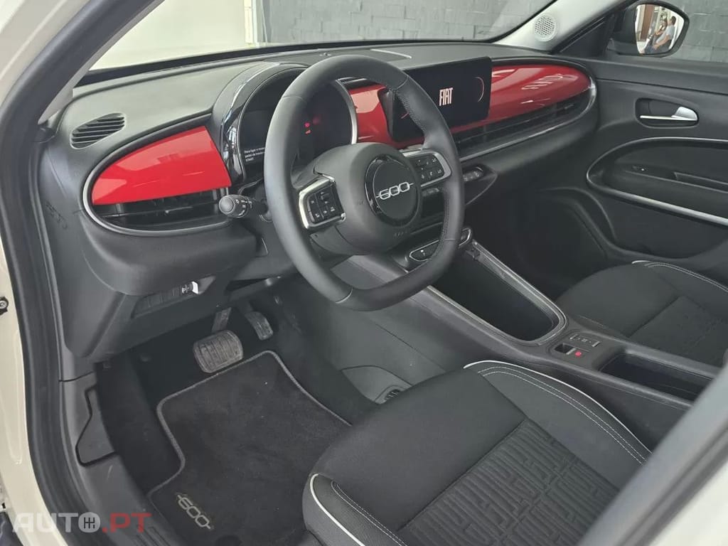 Fiat 600e 54 kWh (RED)