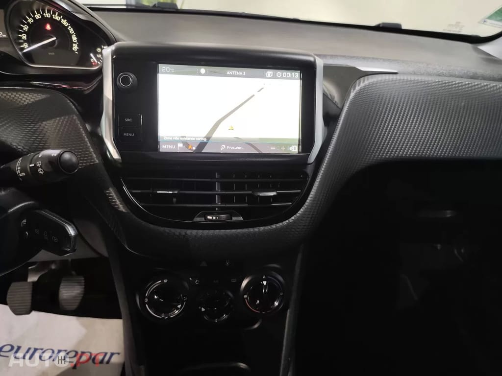 Peugeot 208 1.2 PureTech Signature