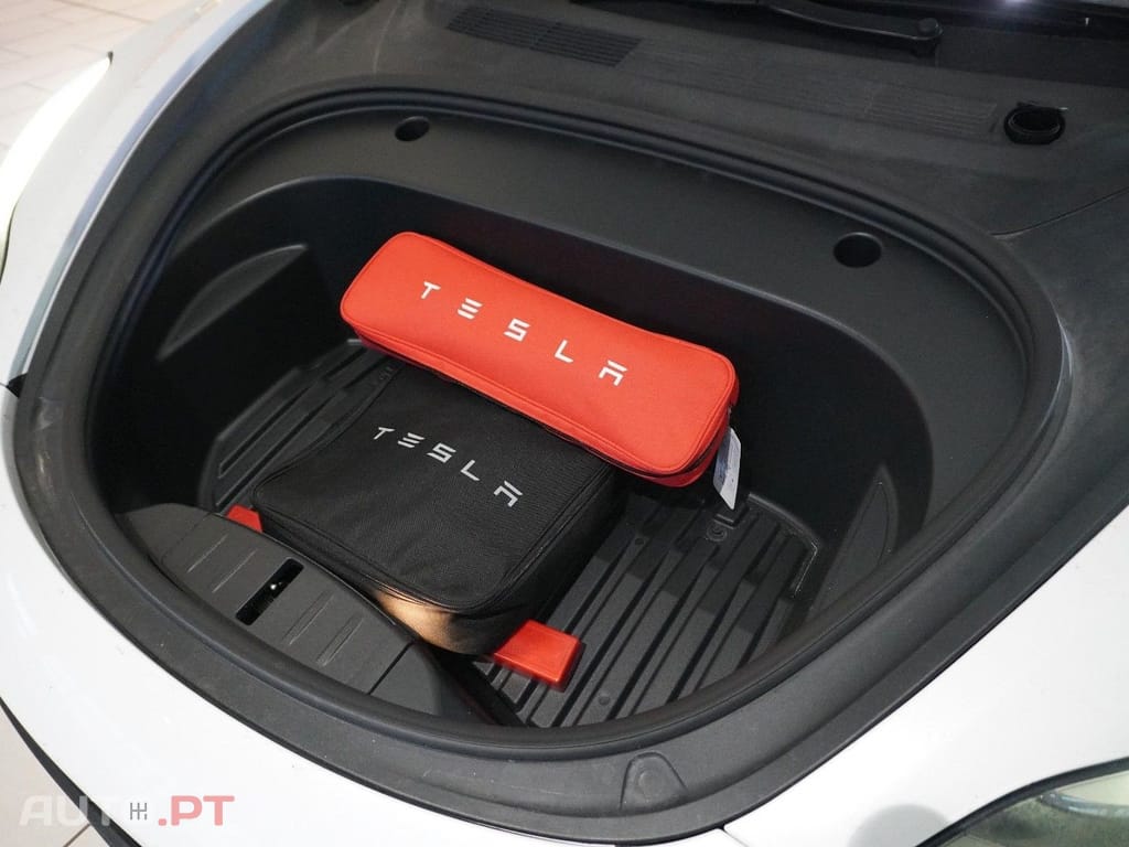 Tesla Model 3 Long Range AWD Dual Motor