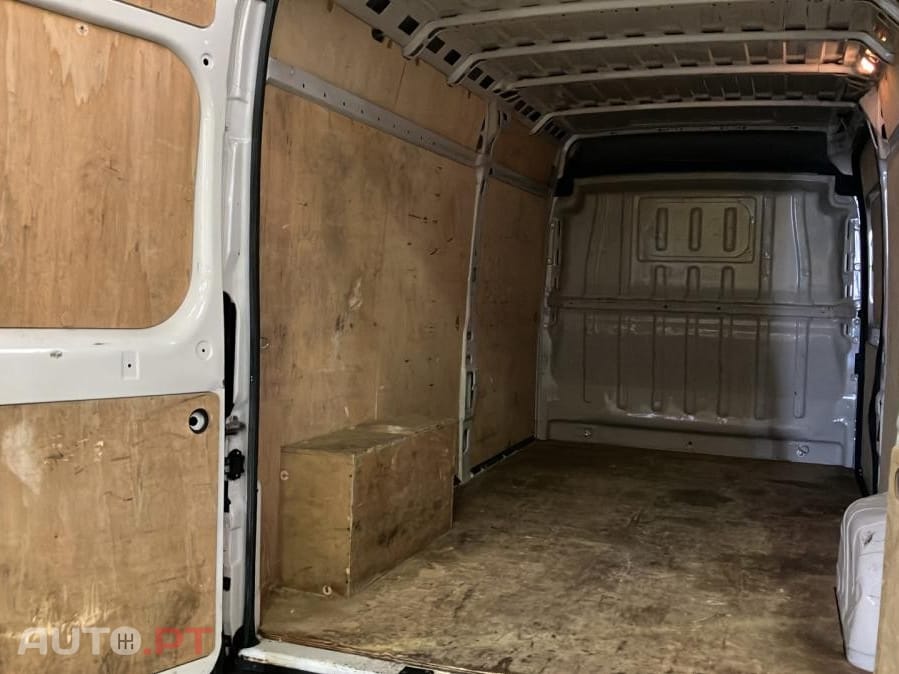 Peugeot Boxer 2.2 BlueHDi 333 L3H2 Premium