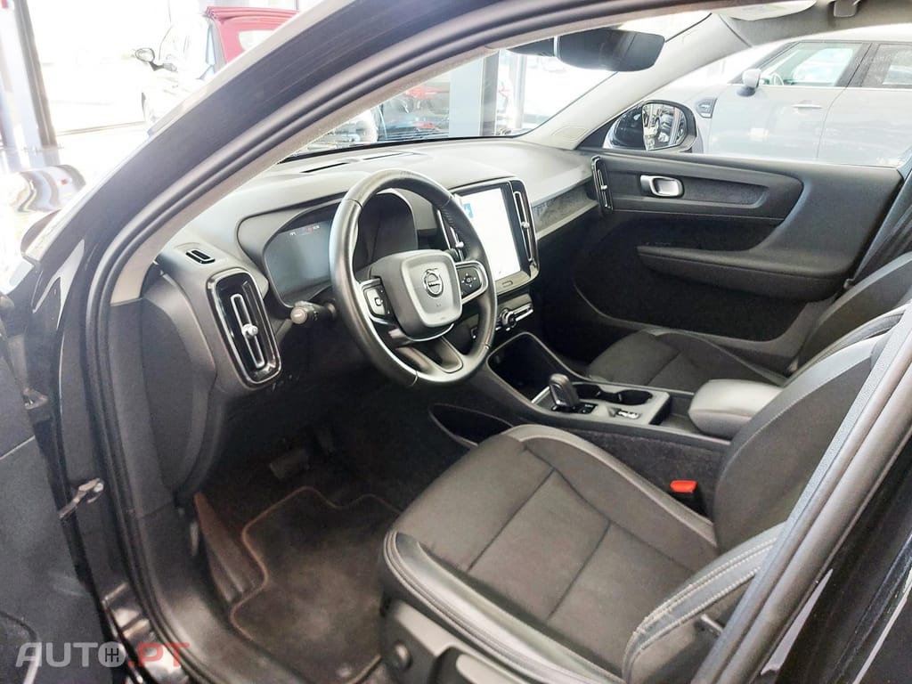 Volvo XC40 1.5 T5 PHEV Momentum Plus