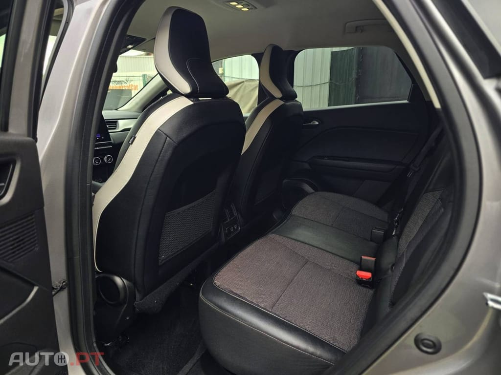 Renault Captur 1.6 E-Tech Plug-In Intens