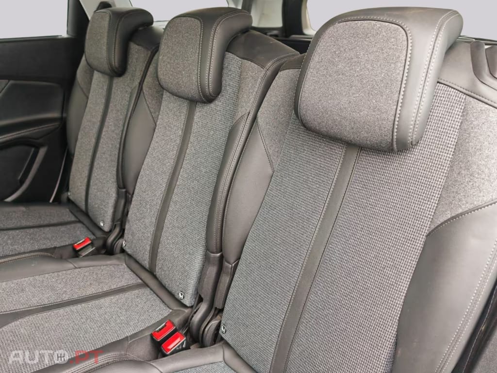 Peugeot 5008 130CV  EAT8 BlueHdi Allure