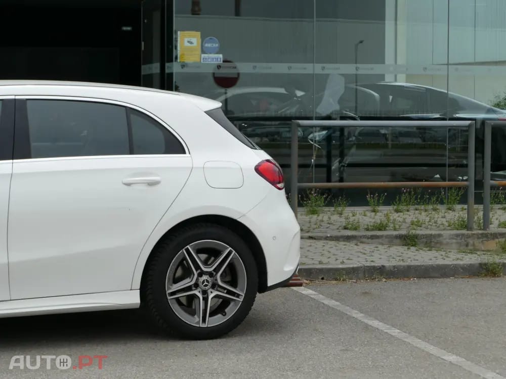 Mercedes-Benz A 250 e AMG Line