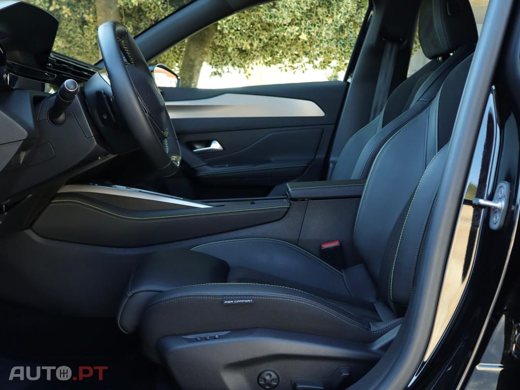 Peugeot 408 1.2 PureTech GT EAT8
