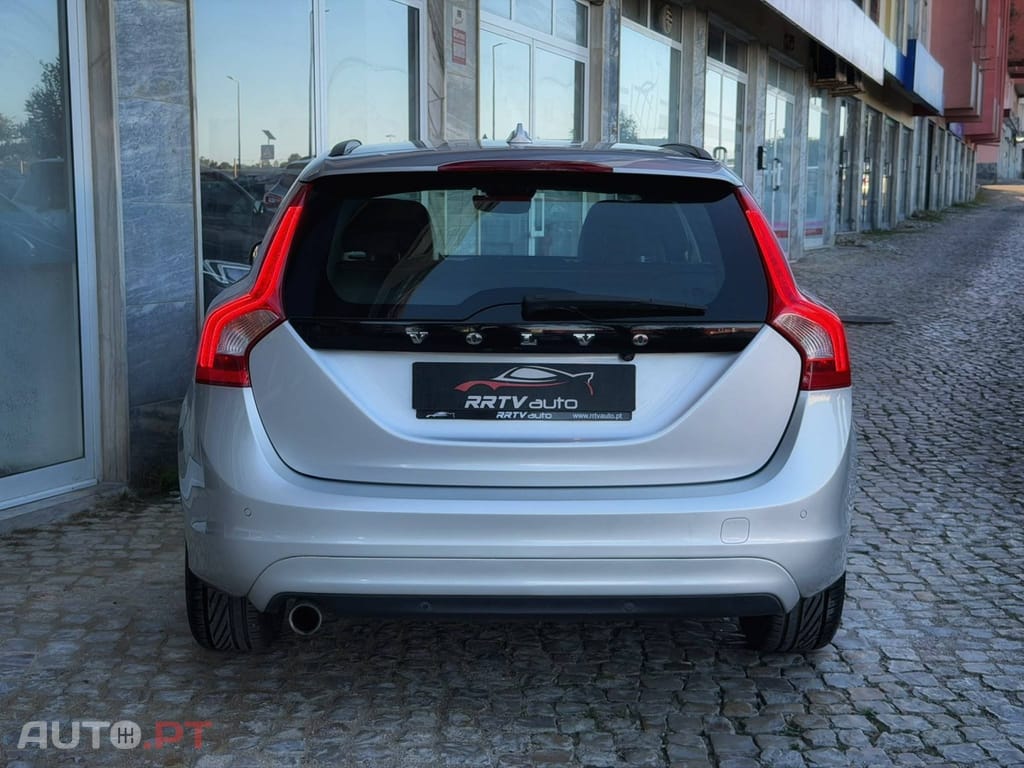 Volvo V60 2.0 D2 Momentum Drive