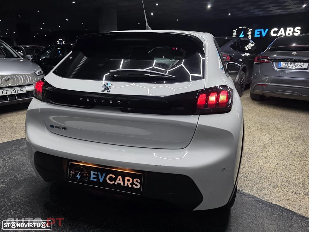 Peugeot E-208 50 kWh Style