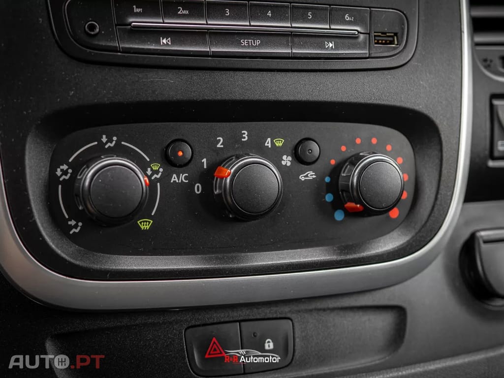Renault Trafic 1.6dCi L1H1 9 Lugares NACIONAL
