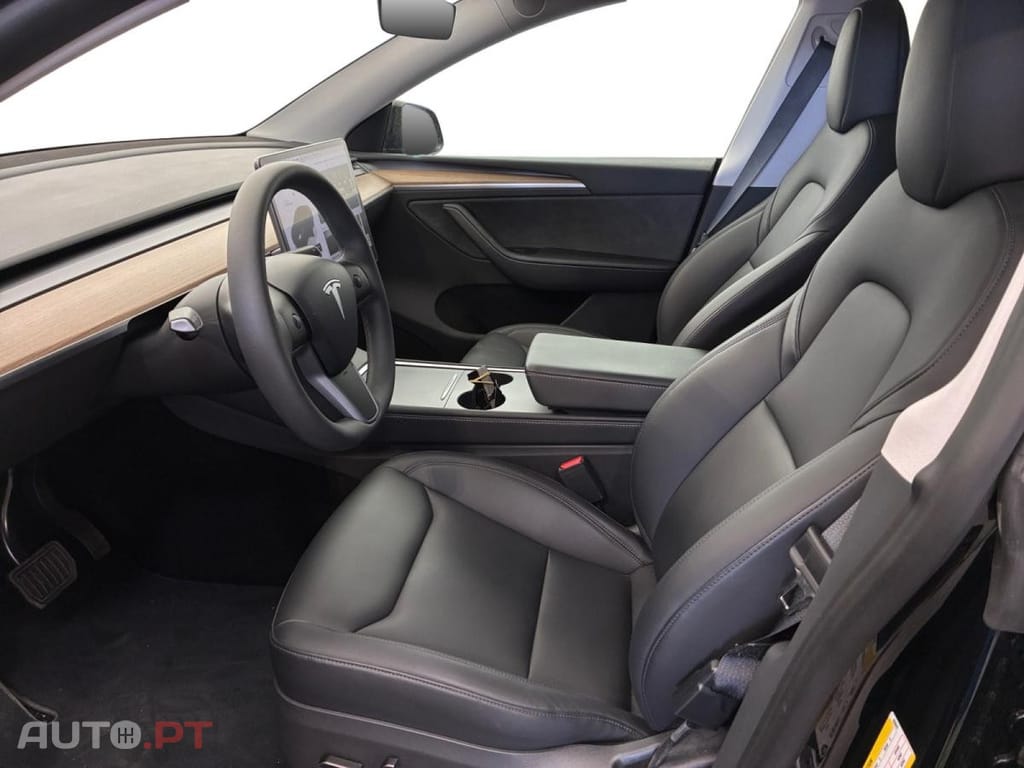 Tesla Model Y Standard RWD