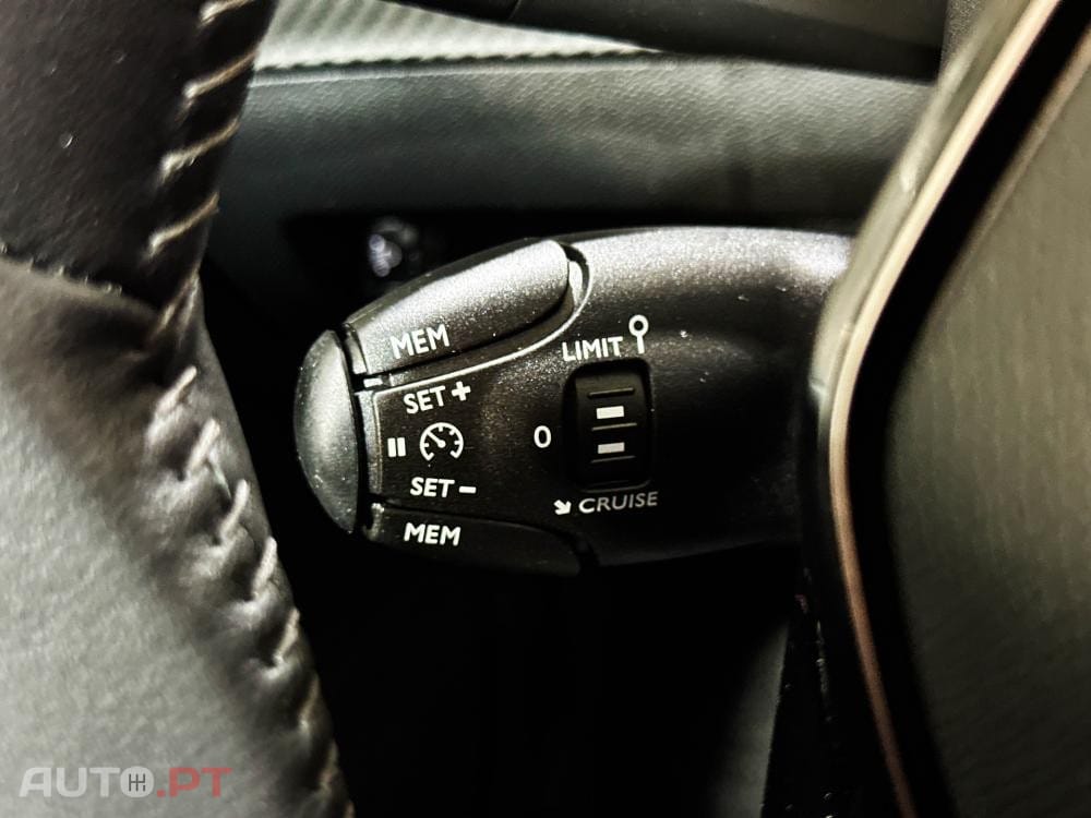 Peugeot E-208 50 kWh SE Style