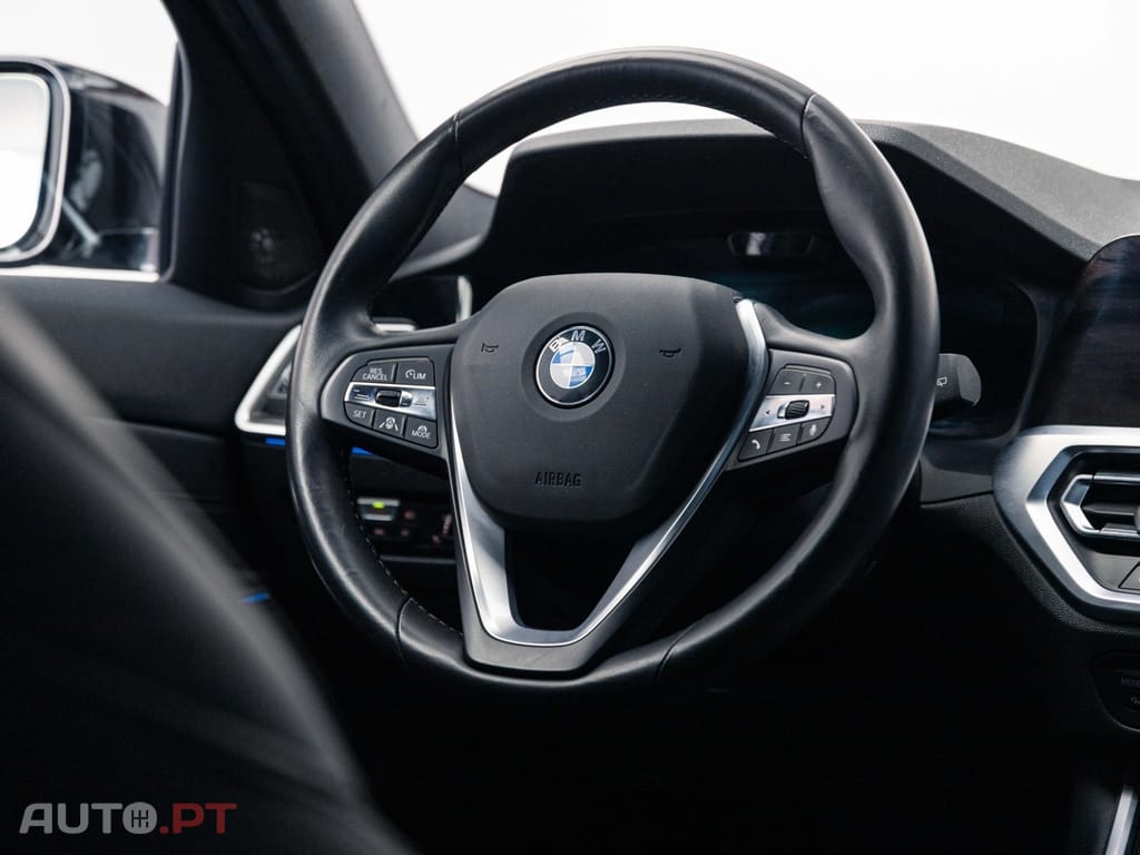 BMW 330 e Touring Line Sport Auto
