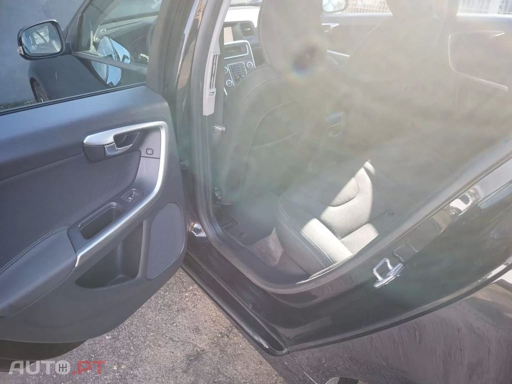 Volvo V60 1.6 D2 Momentum Eco