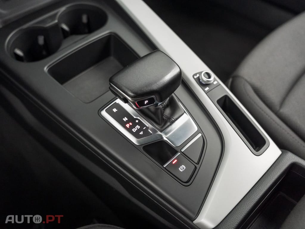 Audi A4 Avant 30 TDI S tronic