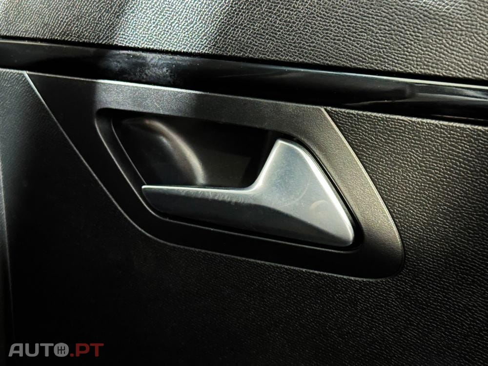 Peugeot E-208 50 kWh GT Pack