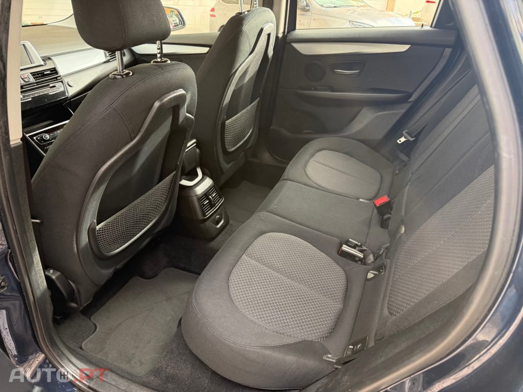 BMW 214 d Advantage