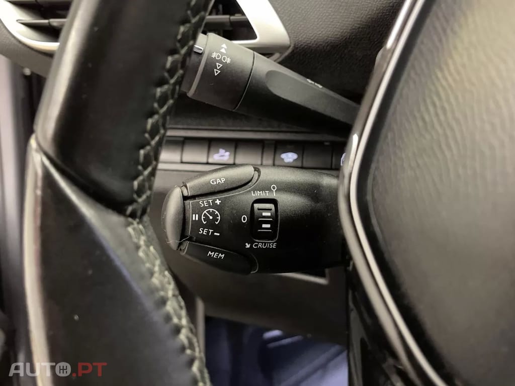 Peugeot 3008 1.5 BlueHDi Allure Pack