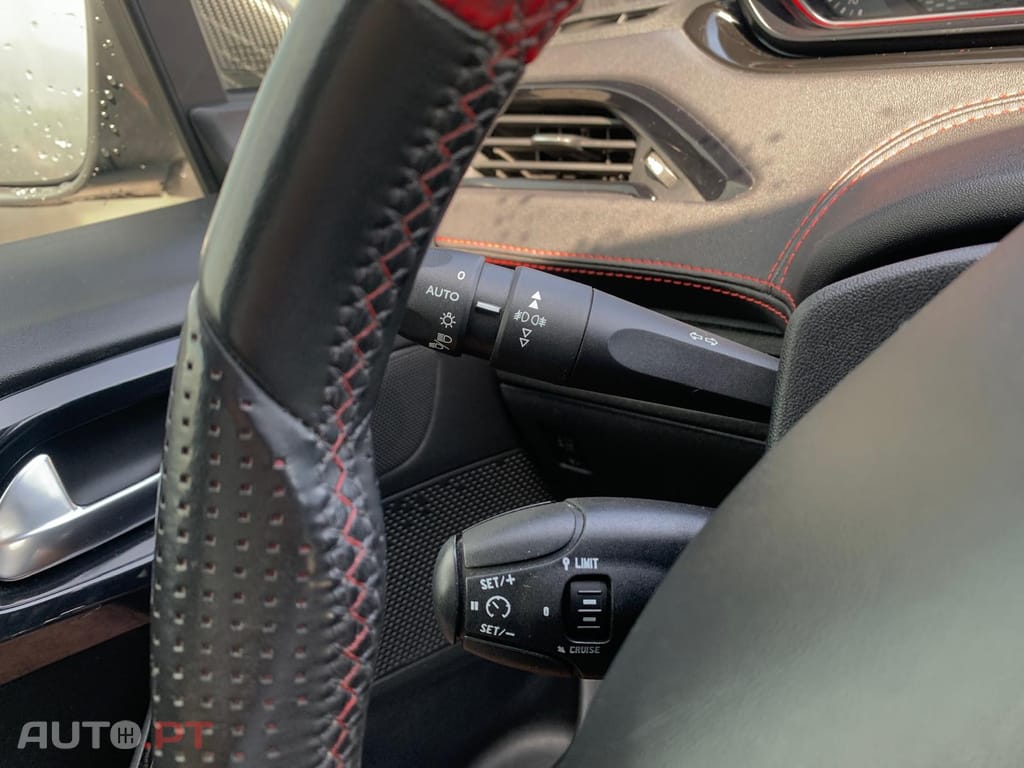 Peugeot 208 1.6 THP GTi