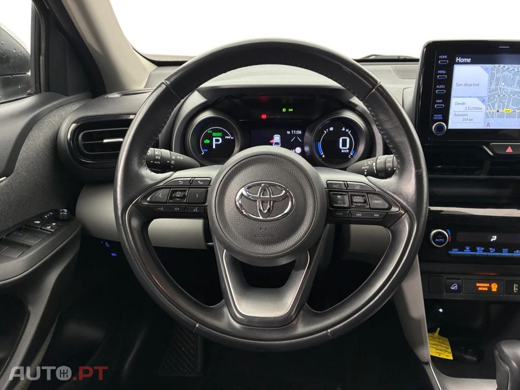 Toyota Yaris Cross 1.5 HDF Dynamic Business + beyond Zero Academy