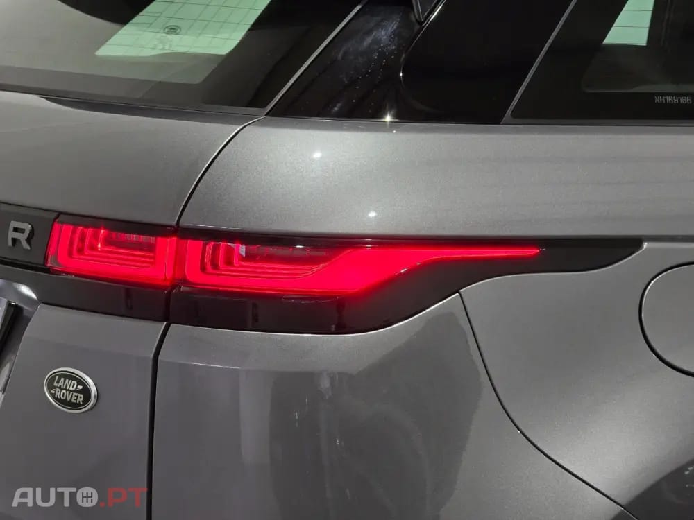 Land Rover Evoque P300e R-Dynamic