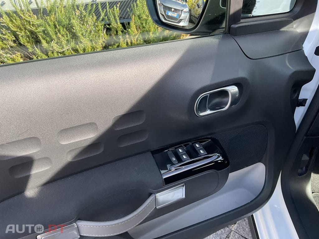 Citroen C3 1.2 PureTech Shine EAT6