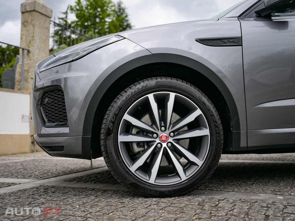 Jaguar E-Pace 1.5 P300e R-Dynamic SE AWD Aut.