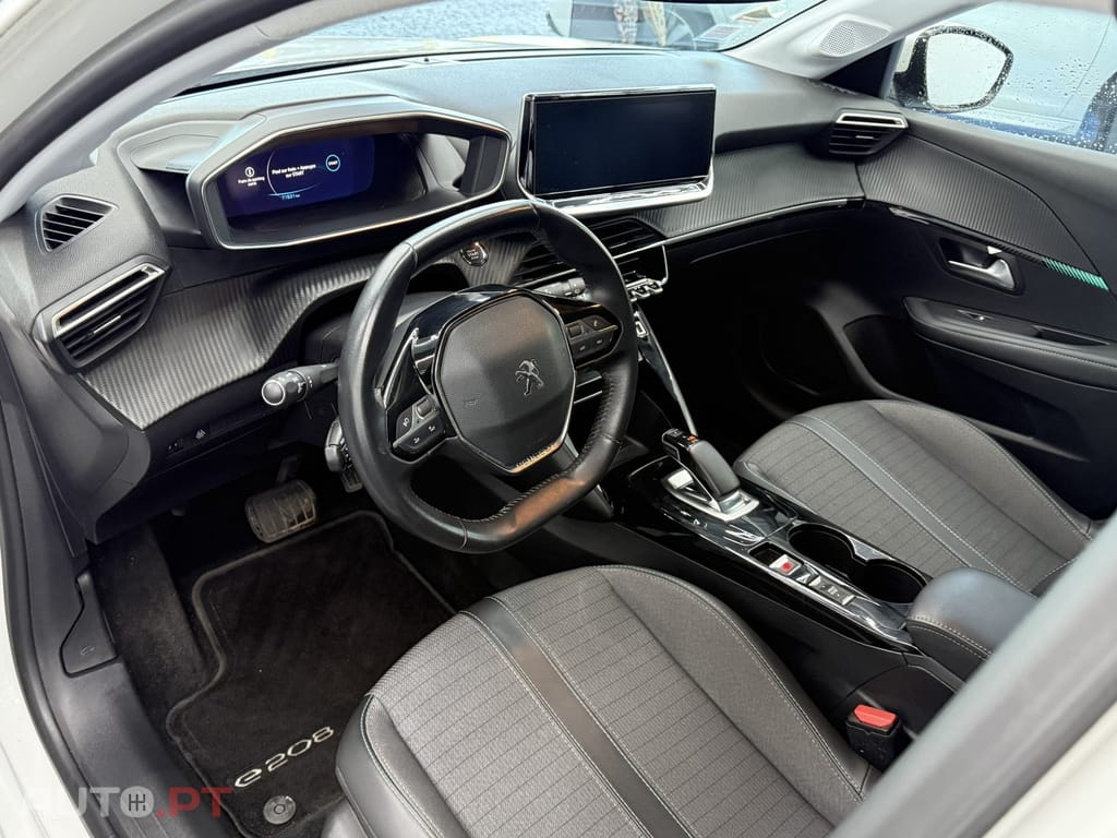 Peugeot E-208 50 kWh Allure Pack