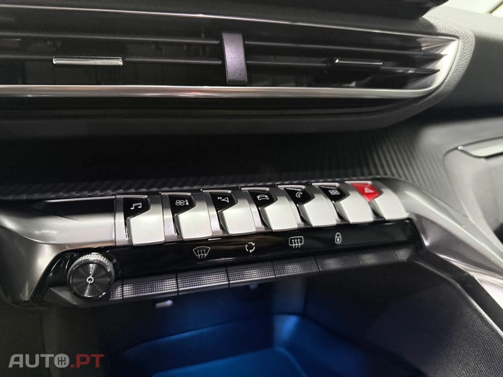 Peugeot 3008 PureTech 130 Stop & Start GPF EAT8 Allure