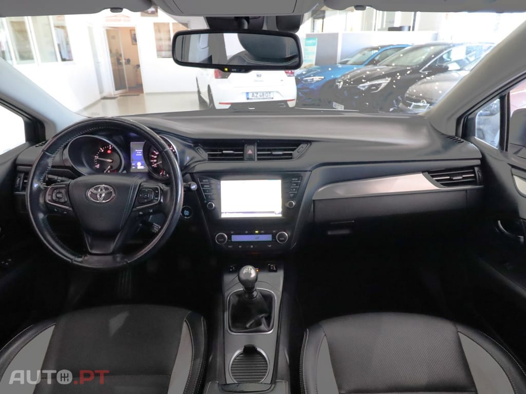 Toyota Avensis Touring Sports 1.6 D-4D Exclusive+GPS