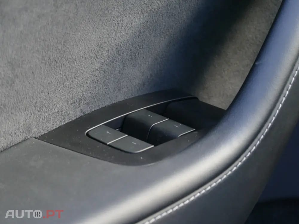 Tesla Model Y Performance Tração Integral