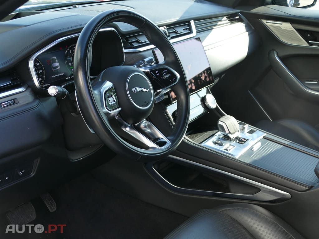 Jaguar F-Pace 2.0 P400e AWD