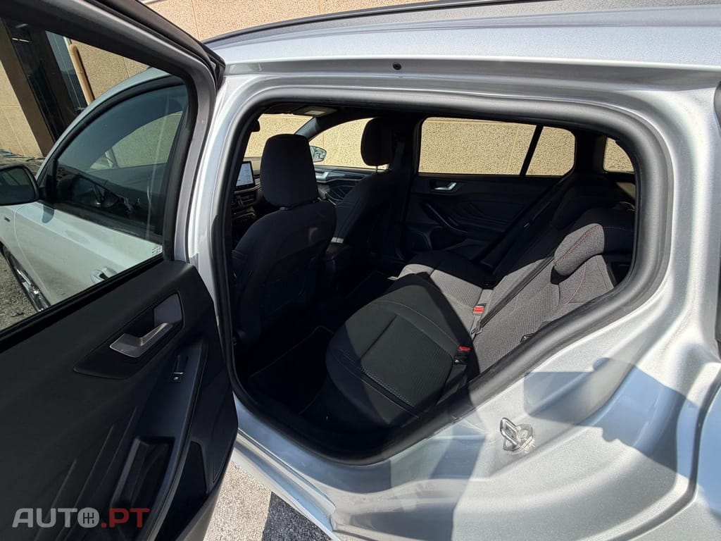 Ford Focus SW 1.0 EcoBoost MHEV ST-Line X