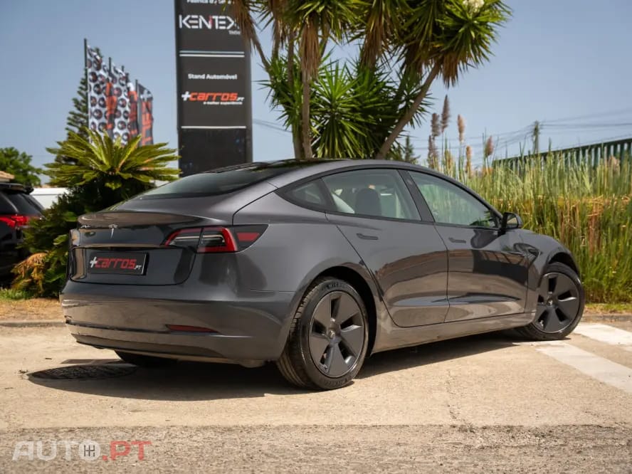 Tesla Model 3 Standard Range Plus RWD