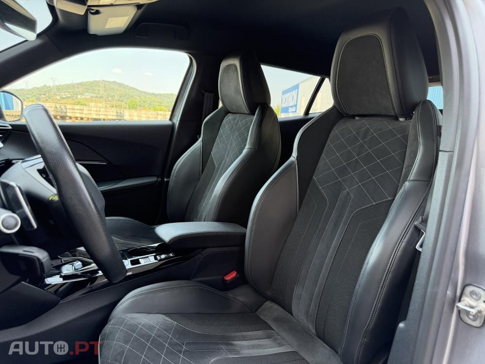 Peugeot 2008 1.2 PureTech GT Pack EAT8