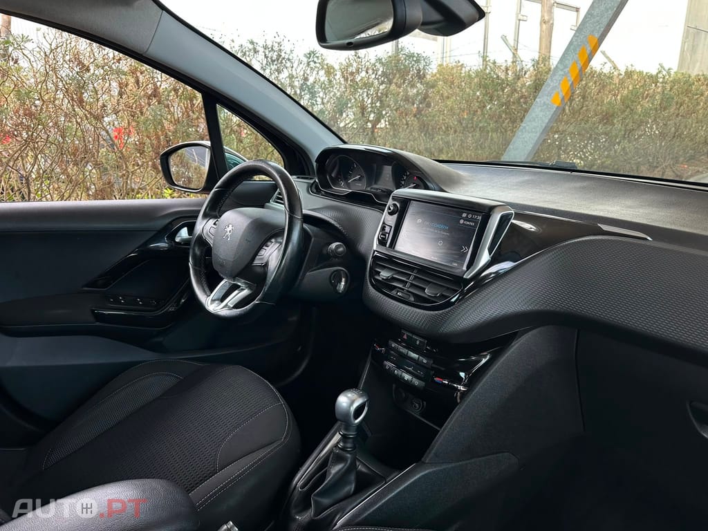 Peugeot 208 1.5 BlueHDi Allure Pack