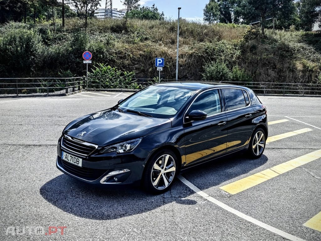 Peugeot 308 1.2 PureTech Allure Full LED